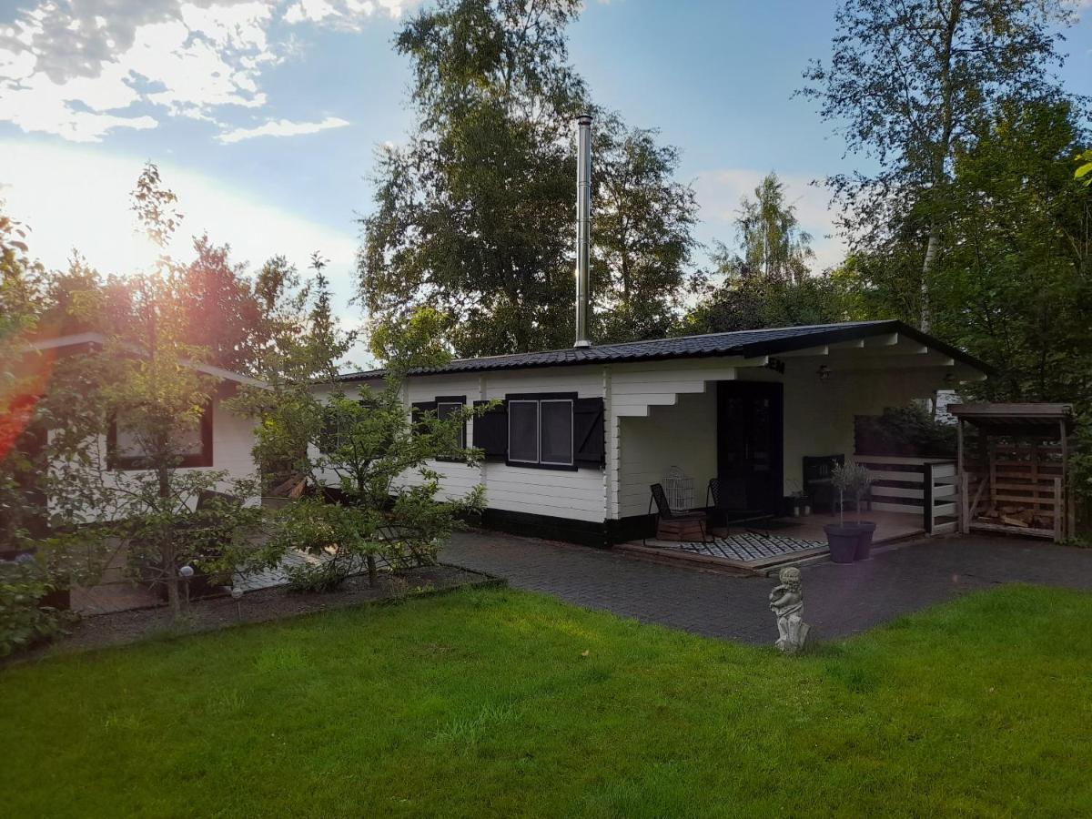 Carpe Diem, Het Ruime Chalet Met Houtkachel Nabij Wildlands Emmen Schoonebeek Rom bilde