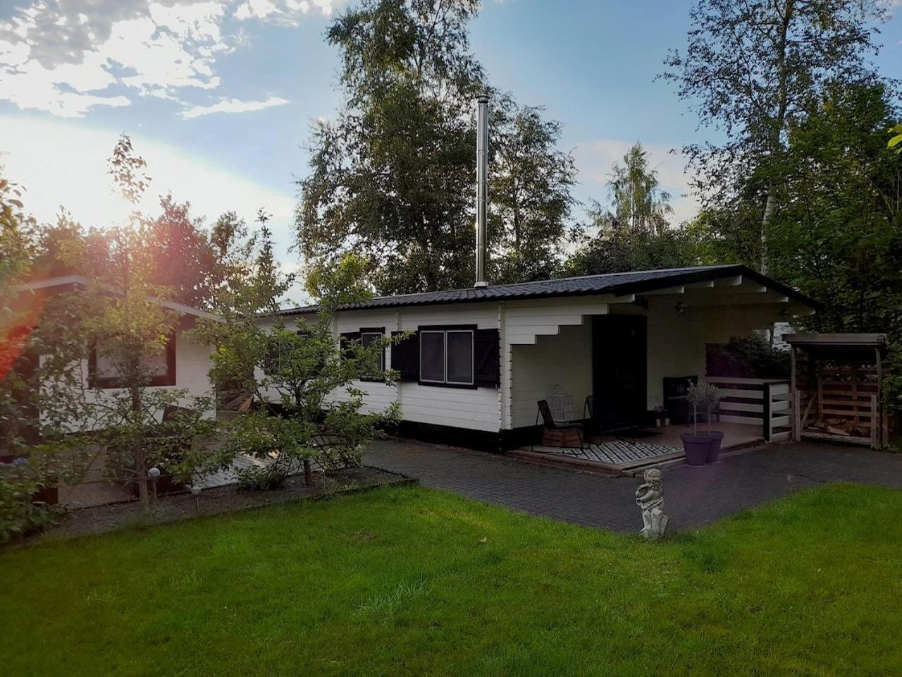 Carpe Diem, Het Ruime Chalet Met Houtkachel Nabij Wildlands Emmen Schoonebeek Eksteriør bilde
